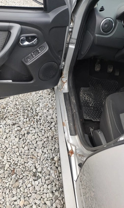 Dacia Duster cena 22900 przebieg: 76246, rok produkcji 2017 z Wieruszów małe 121